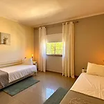 Bicos 303 - Shared Pool - 6 Guests - Albufeira *