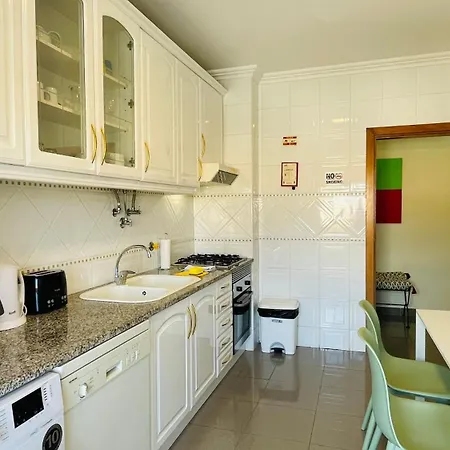 Bicos 303 By Check-in Portugal * Αλμπουφέιρα